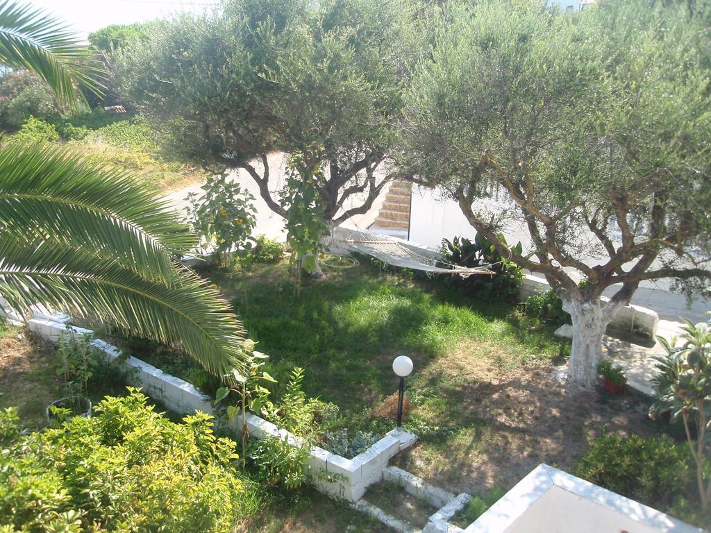 Billy'S Amoudi Apartments Номер фото