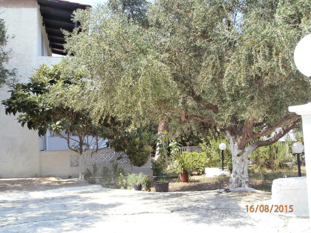 Billy'S Amoudi Apartments Екстер'єр фото